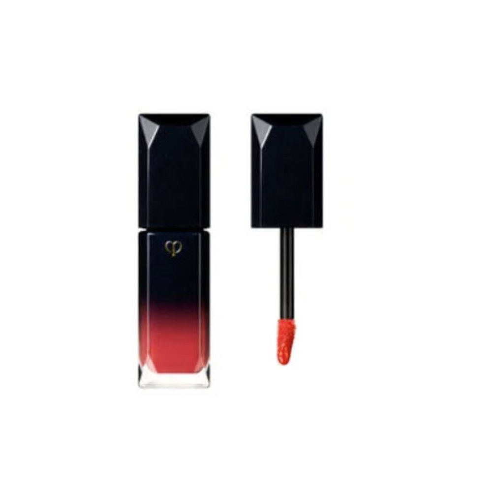 NWB Cle de Peau Radiant Liquid Rouge